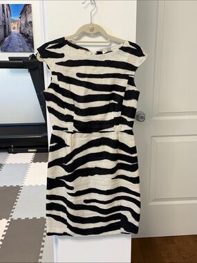 Banana Republic Black and White Zebra-Print Cap Sleeve Midi Dress